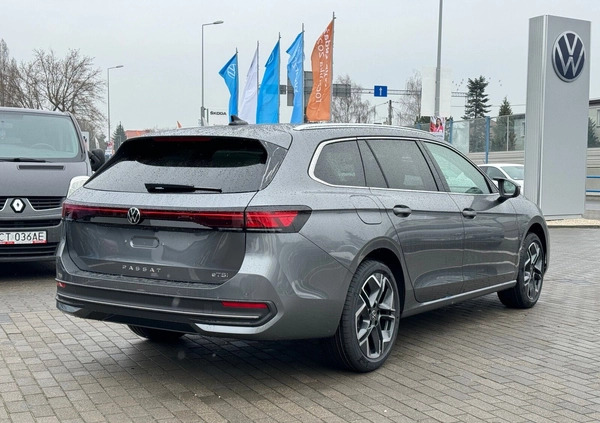 Volkswagen Passat cena 197399 przebieg: 10, rok produkcji 2024 z Wasilków małe 631